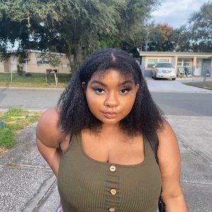 Meet your Posher, Jaela